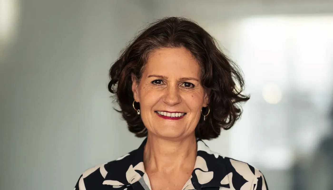 Dr Iris Heilmann